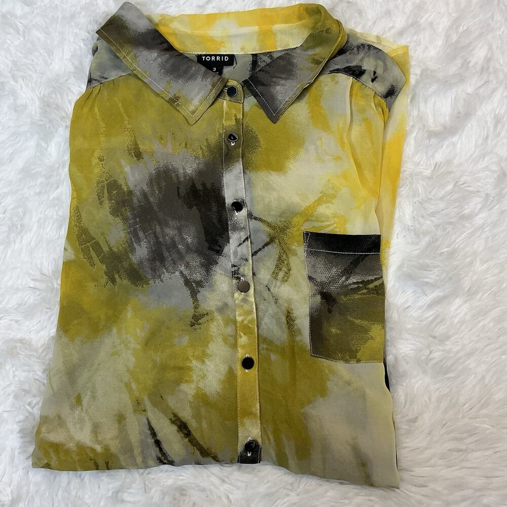 Torrid 3/4 Roll Tab Sleeve Sheer Button Down Women’s Size 3 Blouse